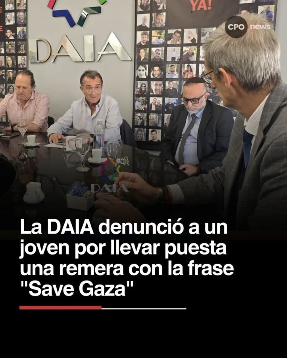 cristiancim's tweet image. Por qué mierda no se podía tener una remera que diga Save Gaza, dios.