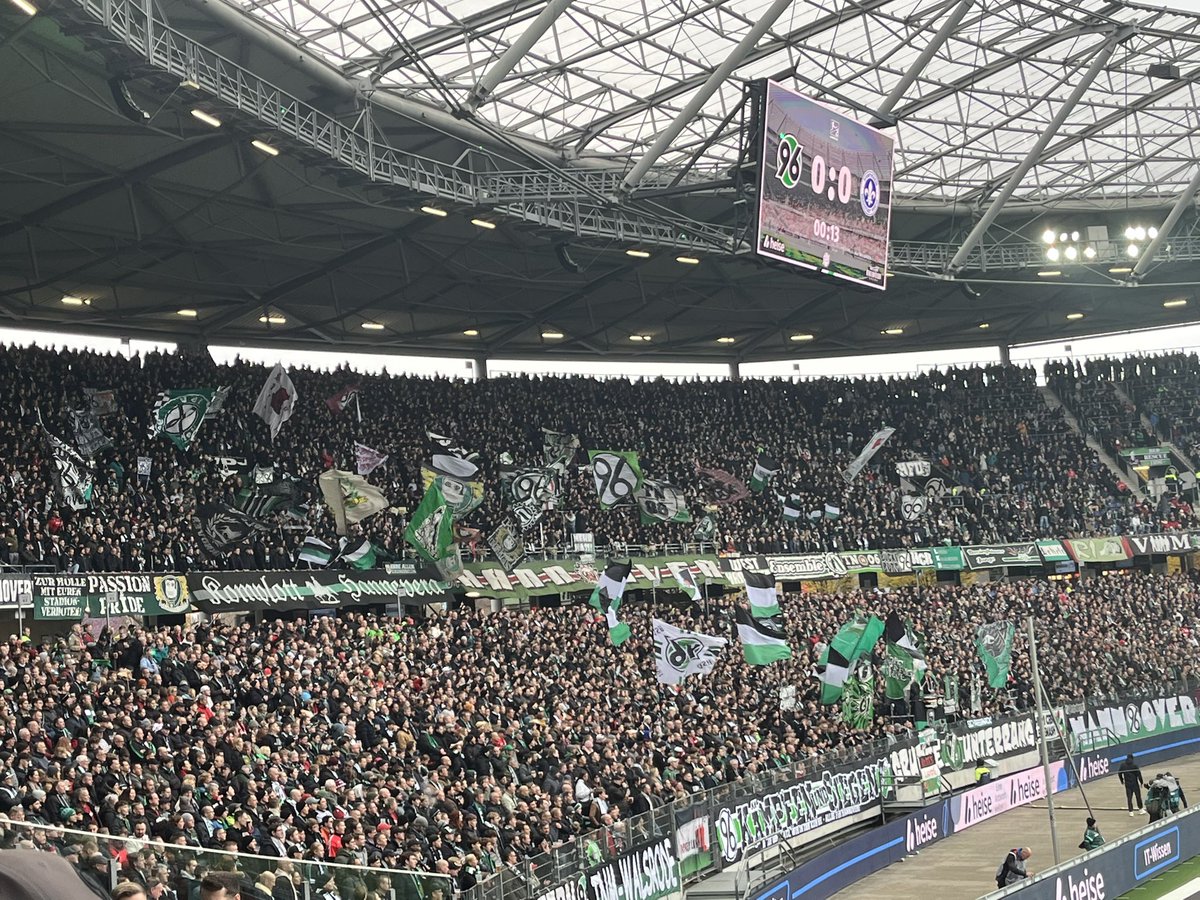 Toby Jones tweet media