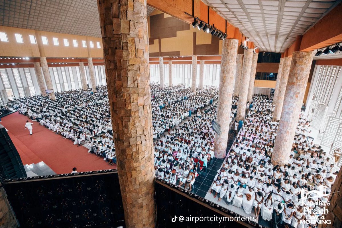 iam__Jezreel's tweet photo. Turned the hearts of the youth in Ghana towards God. Such a beautiful scene🤍😍 https://t.co/TXSAt8VMww
