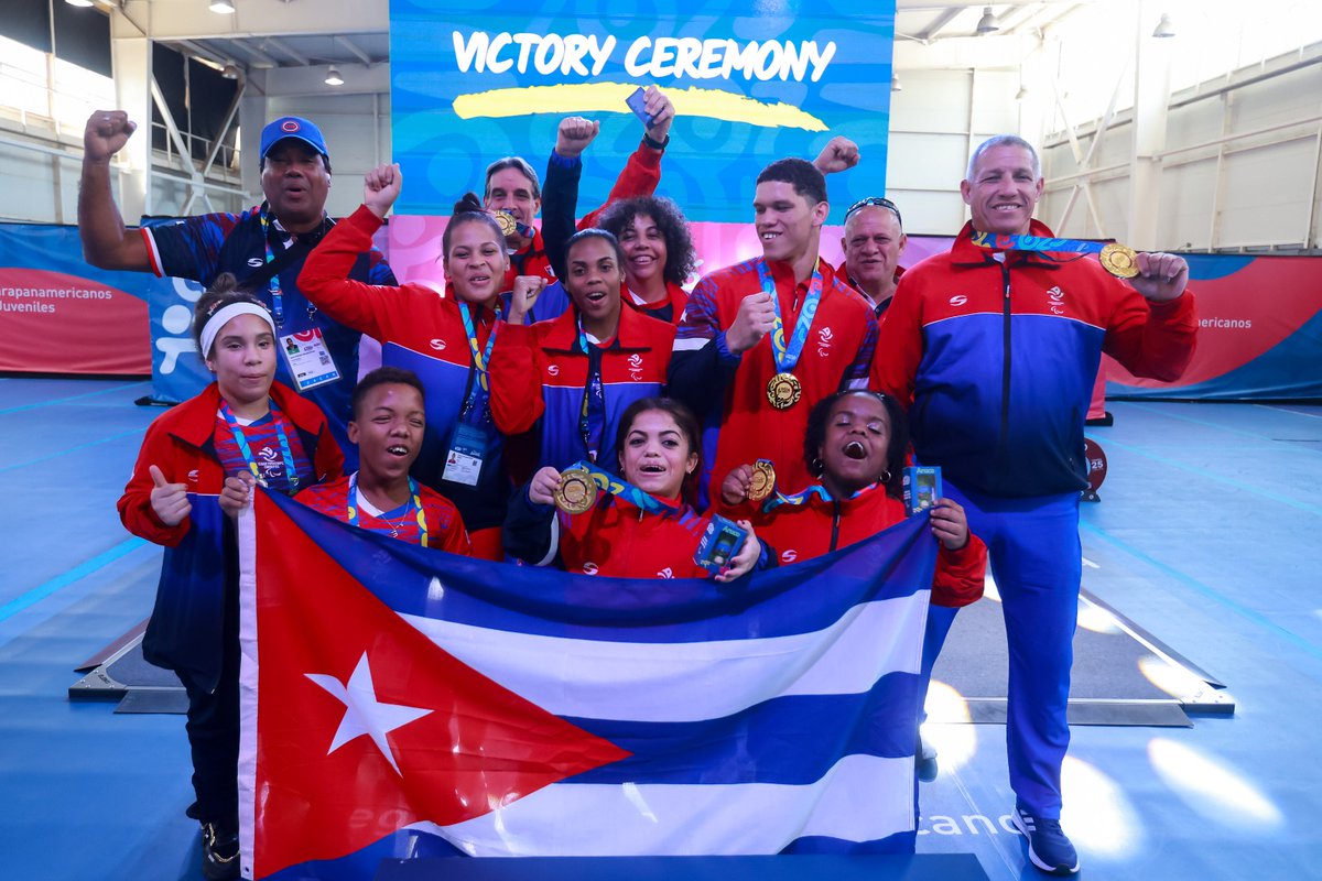 #Cuba cierra los VI JPPJ #Chile2025 en el  Powerlifting con broche de Oro al conquistar la medalla dorada en el Por Equipos Mixto por intermedio de Amalia González, Yoidel Queralta y Daynelis Vázquez para un total en la disciplina de 11 (4-5-2). Felicidades
#ConAmorPorCuba