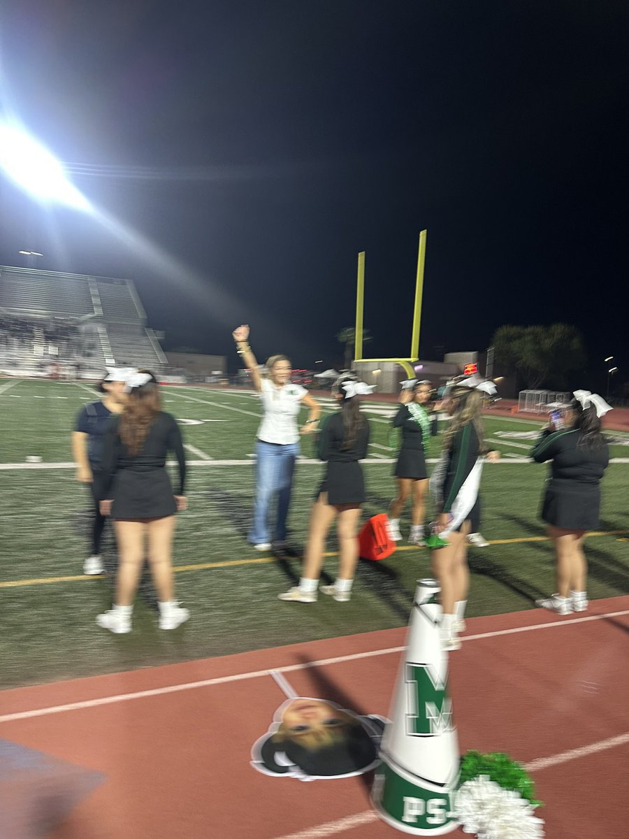 Wolverine Cheer 💚💕📣 tweet media