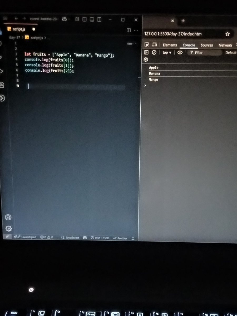 Okeyodev's tweet image. Day 37/90: 
Understanding Arrays

Arrays start at zero

fruits[0] // Apple

My first step to thinking like a dev.

#JavaScript #FrontendJourney #90DaysOfCode