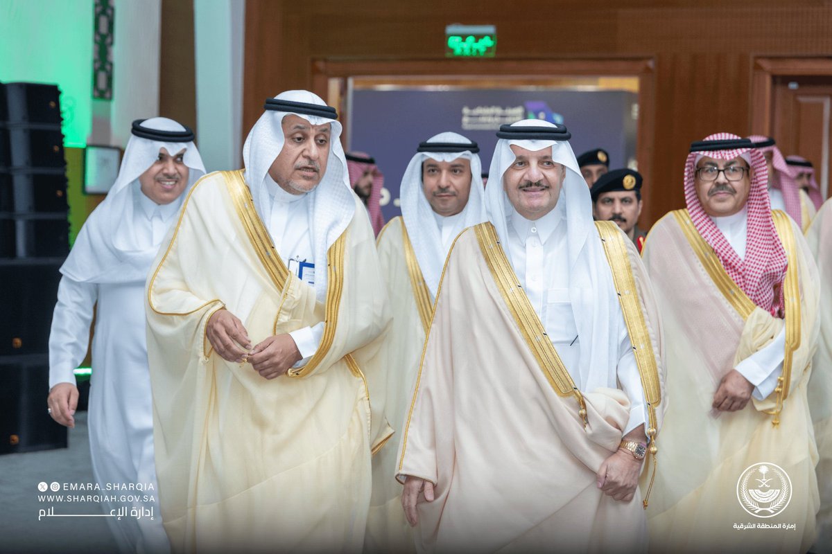 أمير المنطقة #الشرقية 
صاحب السمو الملكي الأمير سعود بن نايف 
يرعى حفل تخريج 1560 طالبًا من كليات ومعاهد الهيئة الملكية بالجبيل . 

#الجبيل_الصناعية  #صناعة_وحياة
<a href="/RCJY_Jubail/">الهيئة الملكية بالجبيل</a> <a href="/emara_sharqia/">إمارة المنطقة الشرقية</a>