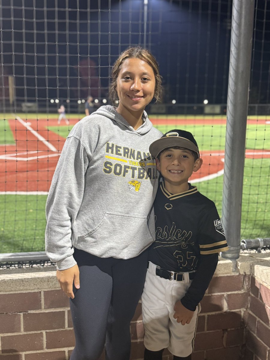 JaylaSites06's tweet image. My favorite baseball player on the planet! Love seeing the hard work we’ve put in together pay off! 💪⚾️ #EBC #8u #LilBro