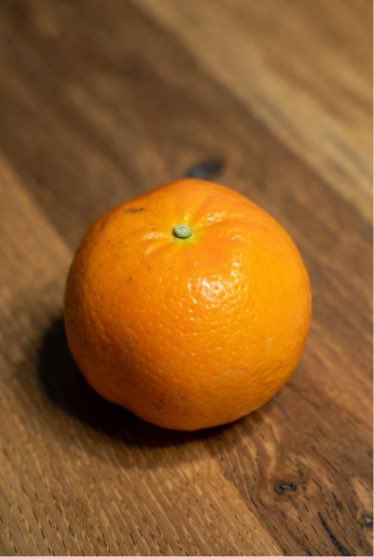 techdevnotes's tweet photo. Who is orange ? 
 
For the hungry, it’s the food. 
For the thirsty, it’s the juice.
For the painter, it’s the hue.
If orange in-stock, I’m buying it.
If orange has one fan, it is me.
If orange has no fans, I don’t exist. https://t.co/hvZilW3oKh