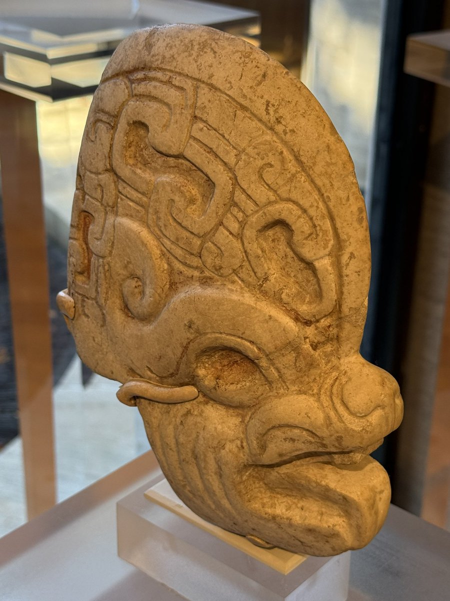 Another wing of the museum at Dumbarton Oaks is devoted to pre-Columbian art, representing societies who lived where we now find present-day Mexico down to South America. 

#DumbartonOaks #PreColumbianArt