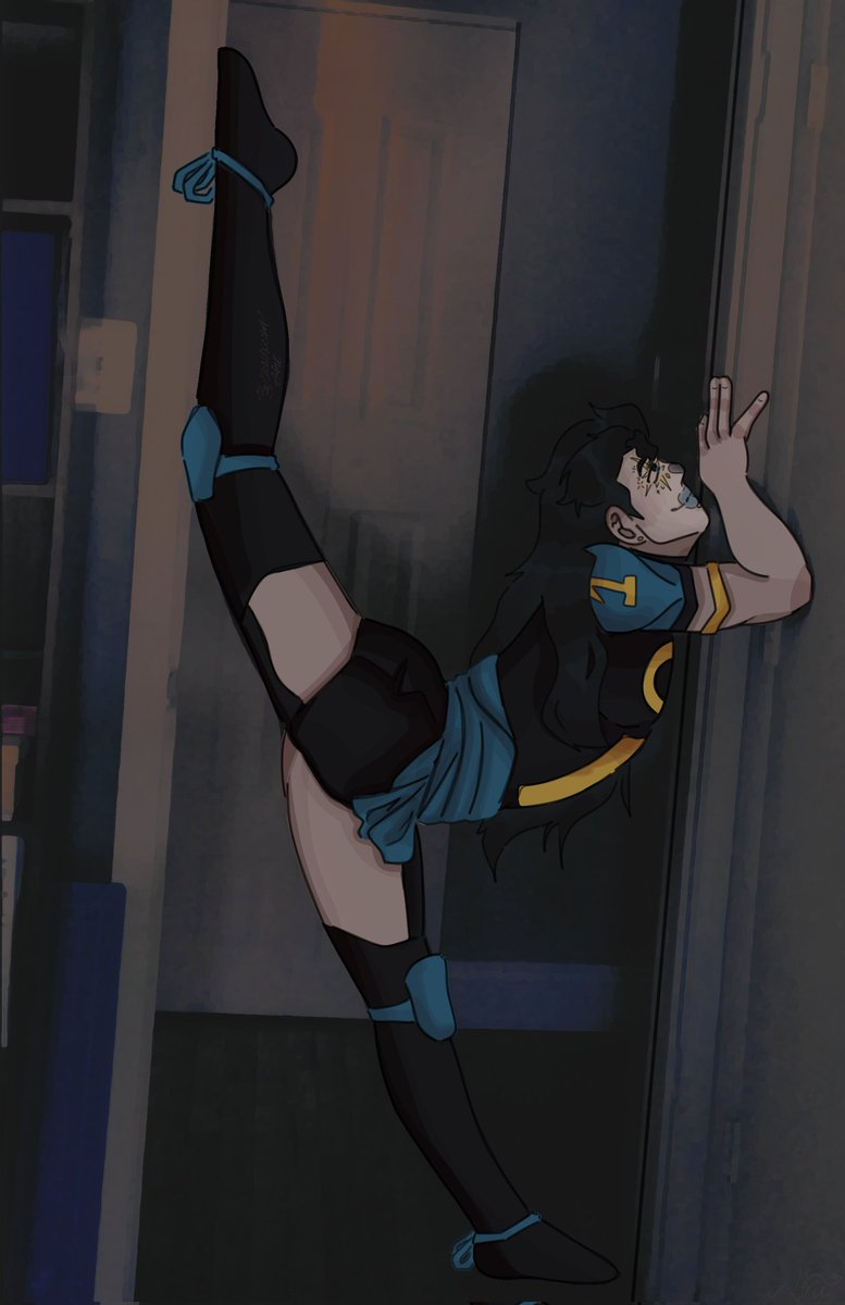 Acrobaticsluvr's tweet image. ´´ Doing some quick warm ups before a big performance, can&apos;t be too stiff before such an important event after all-``