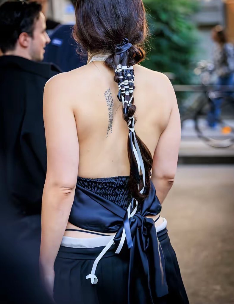 divnize's tweet image. 