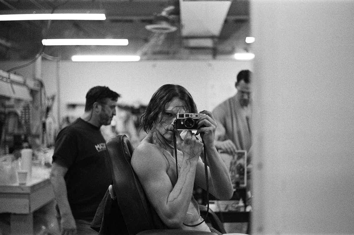 DiscussinFilmRP's tweet image. 𝗗𝗙 › #DiscussingFilmsRP › 𝖤𝗑𝖼𝗅𝗎𝗌𝗂𝗏𝖾!
❨ 𝖬𝗈𝗏𝗂𝖾 𝖭𝖾𝗐𝗌 • #FrankensteinRP 🧟‍♂️ ❩

𝗣𝗮𝘁𝗿𝗶𝗰𝗸 𝗚𝗿𝗲𝗲𝗻𝗲 (@noctrelafoule) as The Creature. A self-portrait.