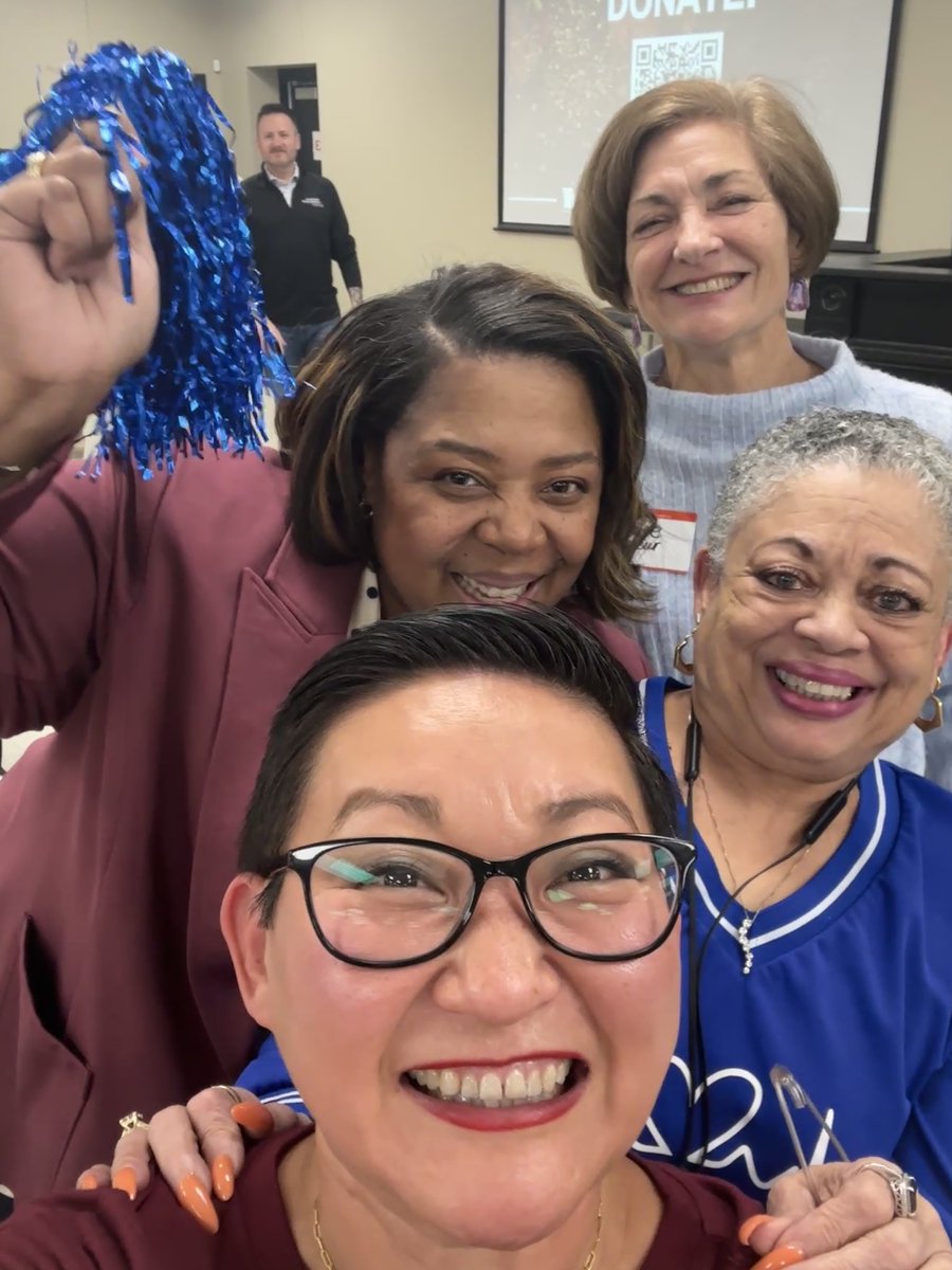 Emily Weber tweet media