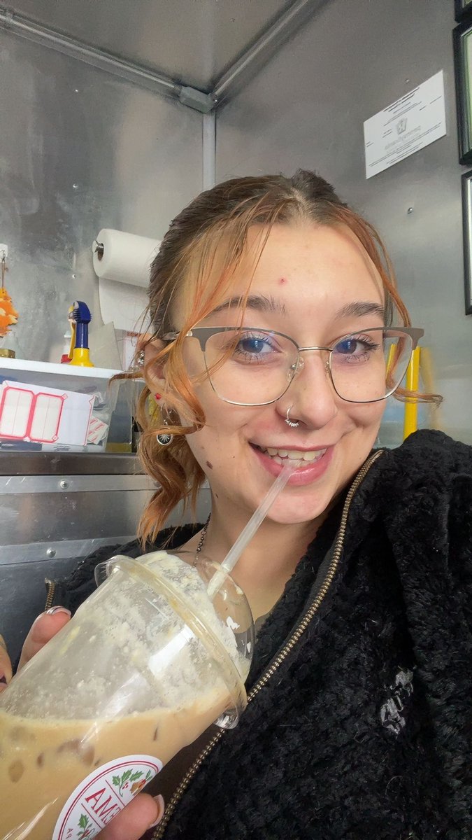 Lmao_Emmy's tweet photo. ☕️ https://t.co/XryDuFqXTp