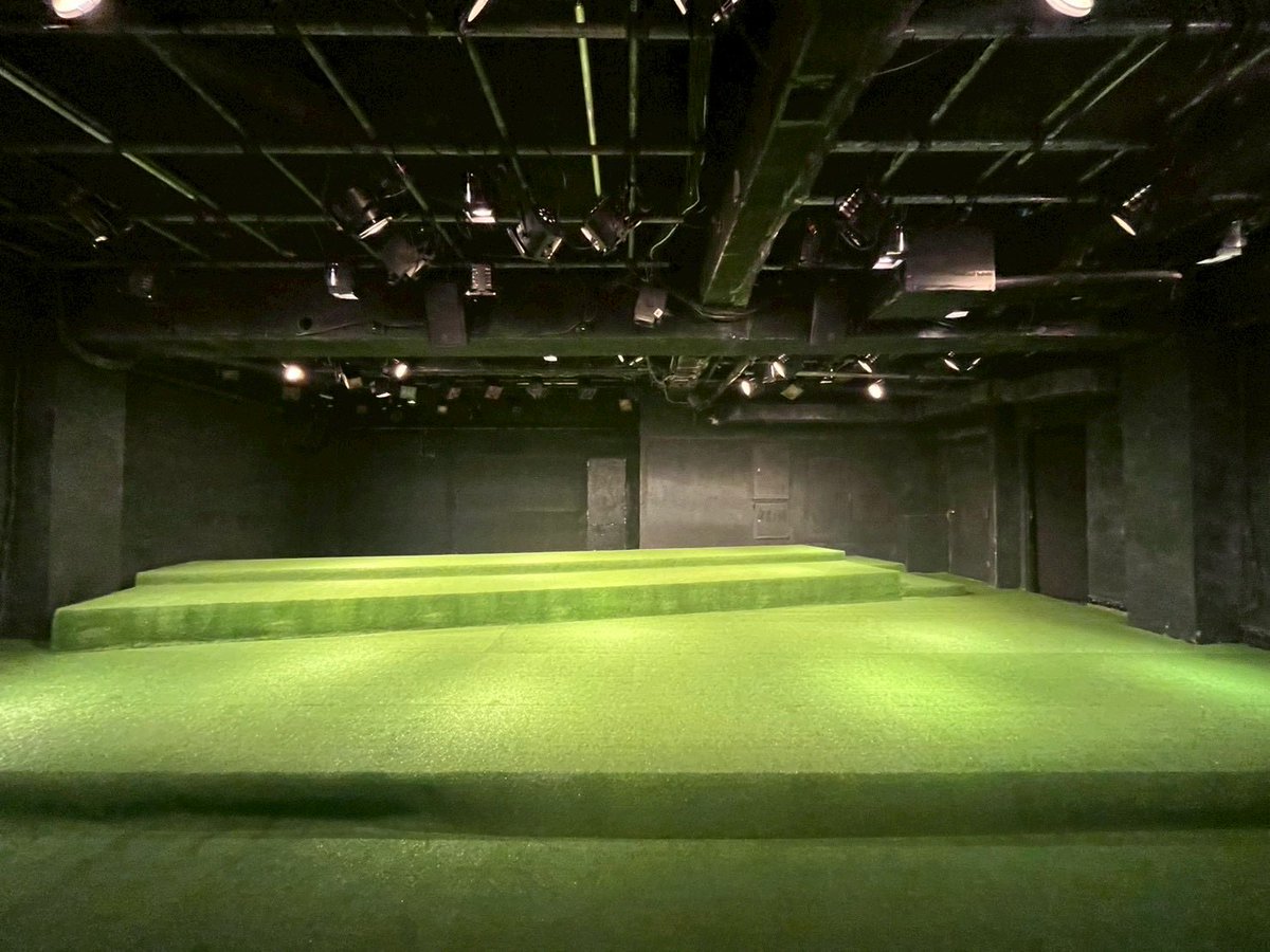 あひるなんちゃら
「エキセントリックプラネットモデル」
全公演終演いたしました🍎
ご来場ありがとうございました！

全公演観られるお得すぎる配信はまだ販売中です！ぜひ！🪿

今回も毎日刺激的でたのしい日々でした😌
premier.twitcasting.tv/ahirunanchara/…