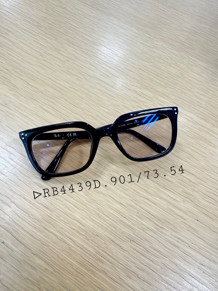 shiojirihonten's tweet image. 【ReyBan】
メガネ屋店長のリアルバイ🛒
こちらはサングラスフレームですがカーブがフラットなため
色を薄くし、常用メガネとしてもお使いいただけます

室内でも快適に過ごすことができます👍🏻
ぜひお試しくださいませ❗️
#rayban
#レイバン
#メガネのシオジリ
#メガネのシオジリ滝川本店