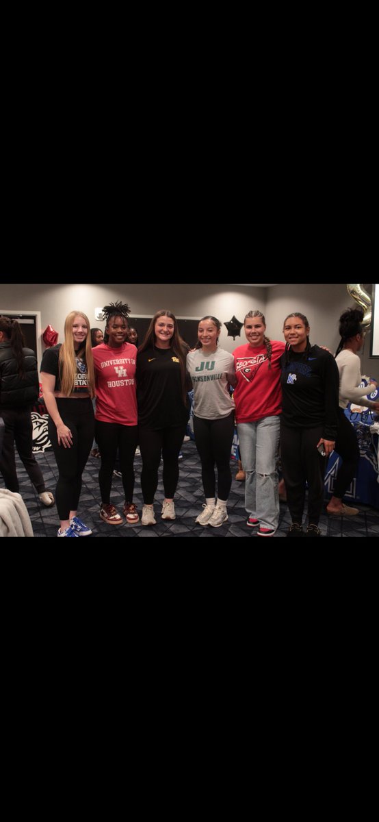 D1 Vision Signing Party!! I loved celebrating mine and their AMAZING accomplishments! Could not wish for better girls to do it with 🫰🏻 <a href="/d1vision_sb/">D1VISION Softball</a> #classof2026 #everybitearned