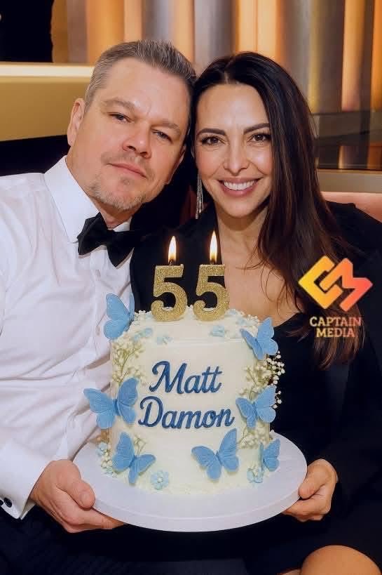 Тэр 20 настай Аргентин гаралтай зөөгч, ганц бие ээж байлаа. Охиноо ганцаараа өсгөхийн тулд Маяами хотод уйгагүй ажиллаж, амьдралаа залгуулж байж.
Нэг орой тэрээр бааранд ажиллаж байтал нэг эр ирээд “Түр нуугдаж болох уу” гэж асуув.

Тэр эр өөрийгөө жүжигчин гэж танилцуулсан