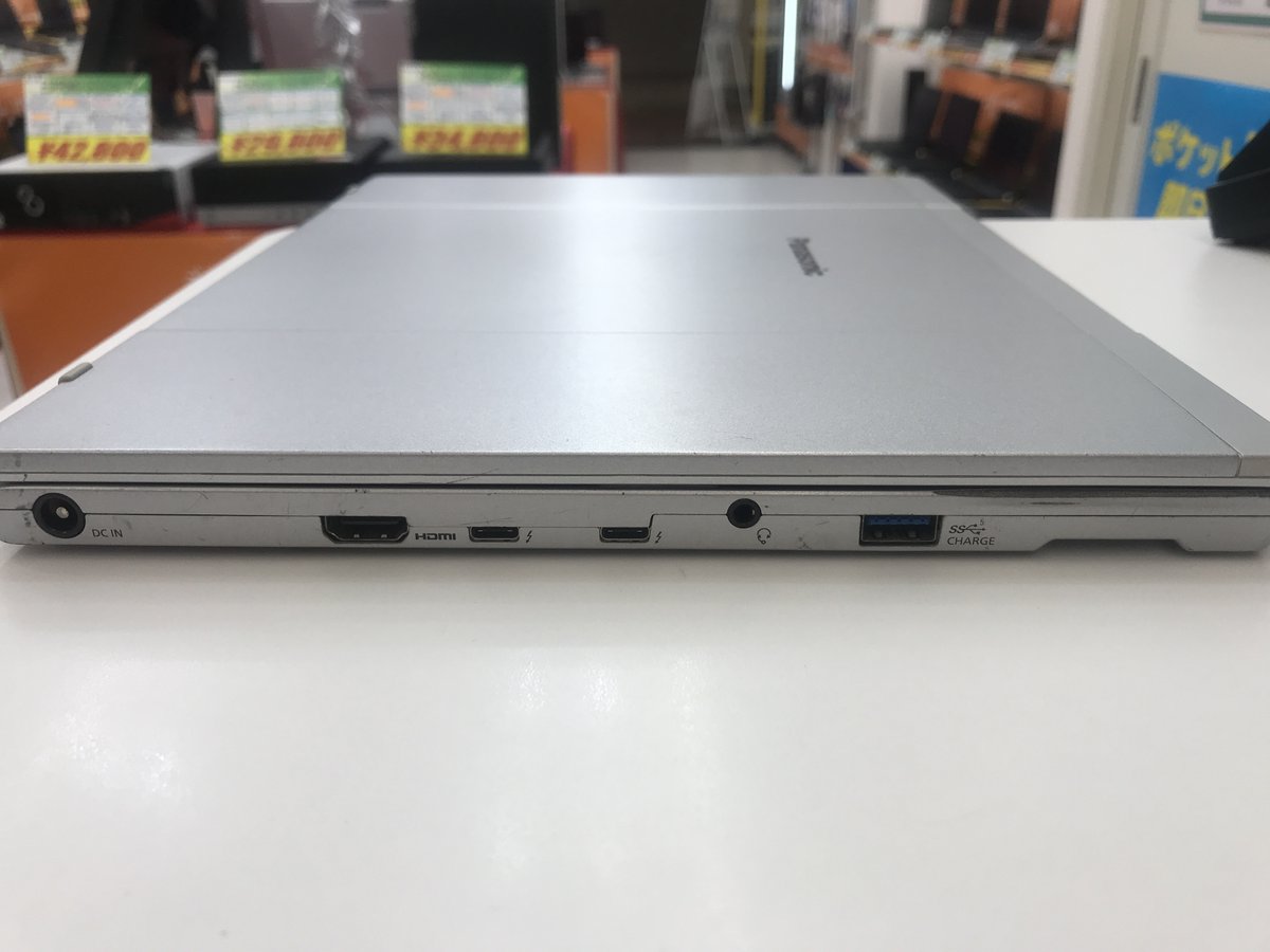 PCcomfullKOBE's tweet image. PCコンフル 神戸三宮店です！今日も元気に営業中☀

実はぼくレッツノートあまり好みではないんですが、FVシリーズだけはマジで使いたいと思えるマシンなんですよね🙂

・14インチながら薄型軽量
・大きいキーボード
・充実のインターフェース

#神戸 #三宮 #三宮センター街
#PC #パソコン #Panasonic