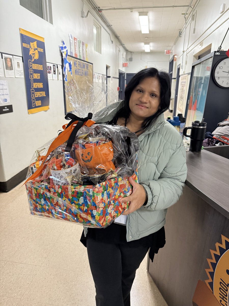 Congratulations to Ms. Bibi for winning October’s Give Back Basket 🤩 #TeamWheeler <a href="/WheelerAvenue/">Wheeler Avenue School</a> <a href="/VS13UFSD/">ValleyStream13UFSD</a>