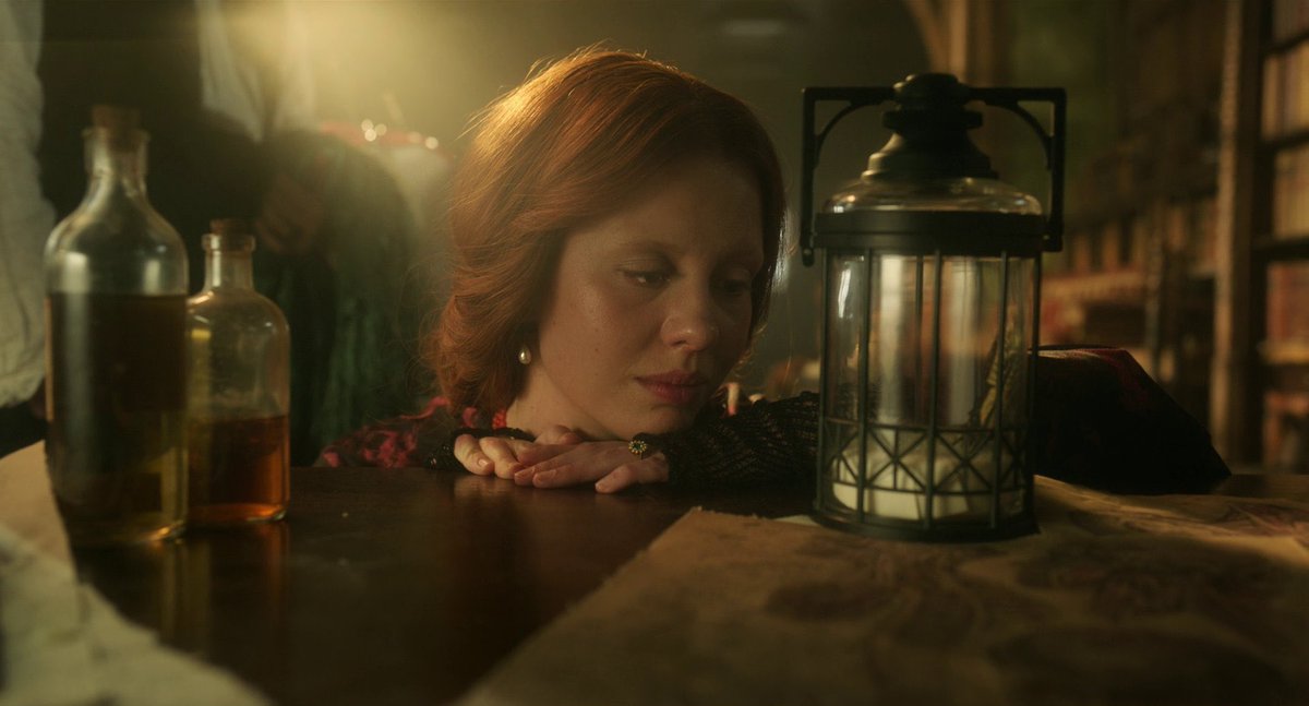 RPFilmsUpdate's tweet image. 𝗙𝗶𝗹𝗺𝘀 › #FilmsUpdatesRP › 𝖤𝗑𝖼𝗅𝗎𝗌𝗂𝗏𝖾!
❨ 𝖬𝗈𝗏𝗂𝖾 𝖭𝖾𝗐𝗌 • #FrankensteinRP 🧟‍♂️ ❩

ICYMI — Here's your first look at Christianne Baüer’s Frankenstein, coming to Netflix this December.