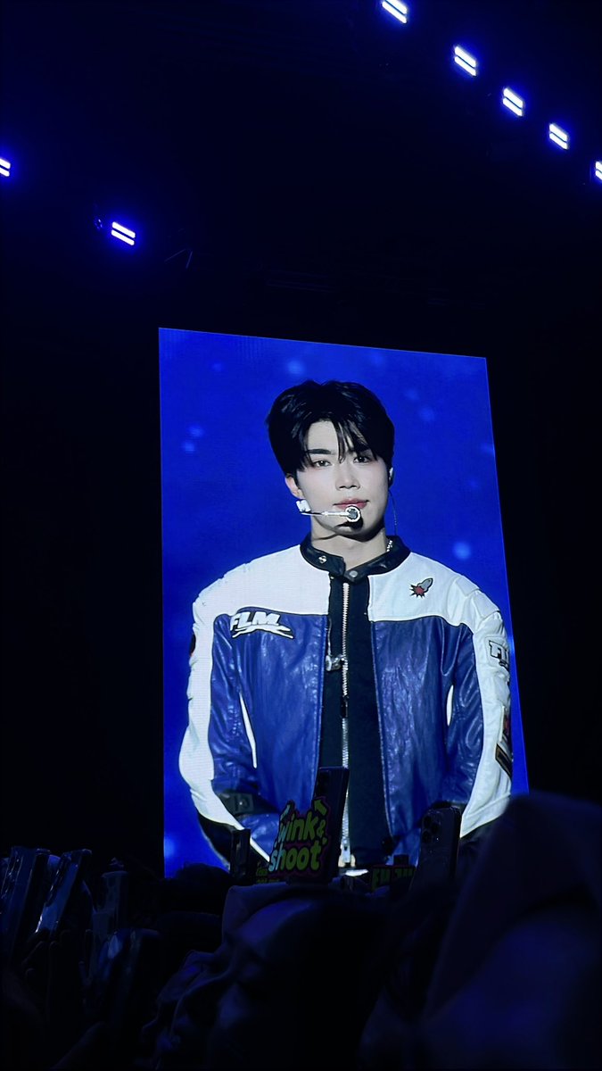 nootwookiee's tweet photo. 8.11.2025 a night that still feels unreal, thankyou for coming zerobaseone! 💙 https://t.co/9R4fbnvDgi