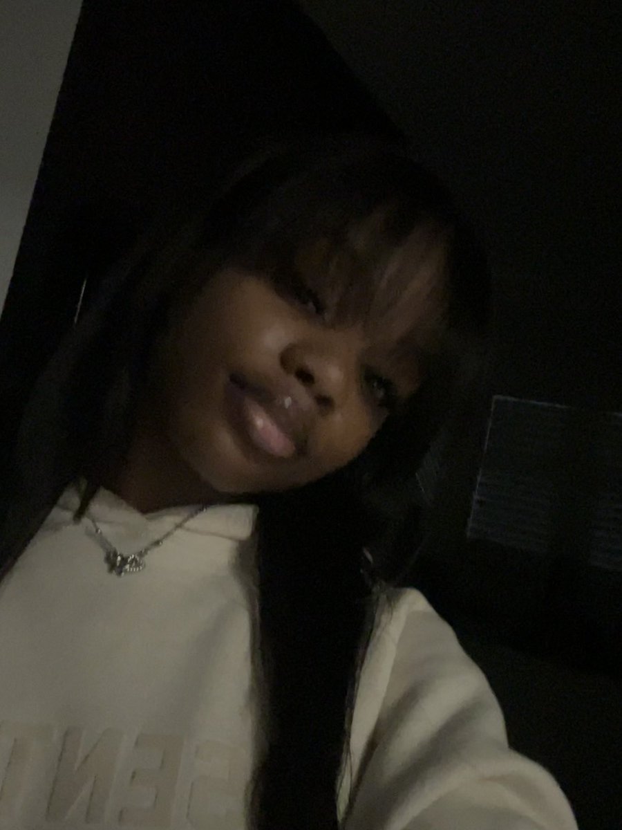 the queen tweet media