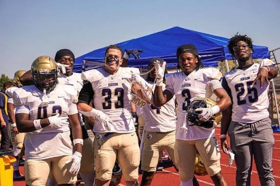 26Manny_Scott's tweet photo. Blessed to receive an offer from Judson University⚪️🔵@bingham_ty5085 @CoachPoe1914 @JHMerrittJr https://t.co/p2Q34UzwFB