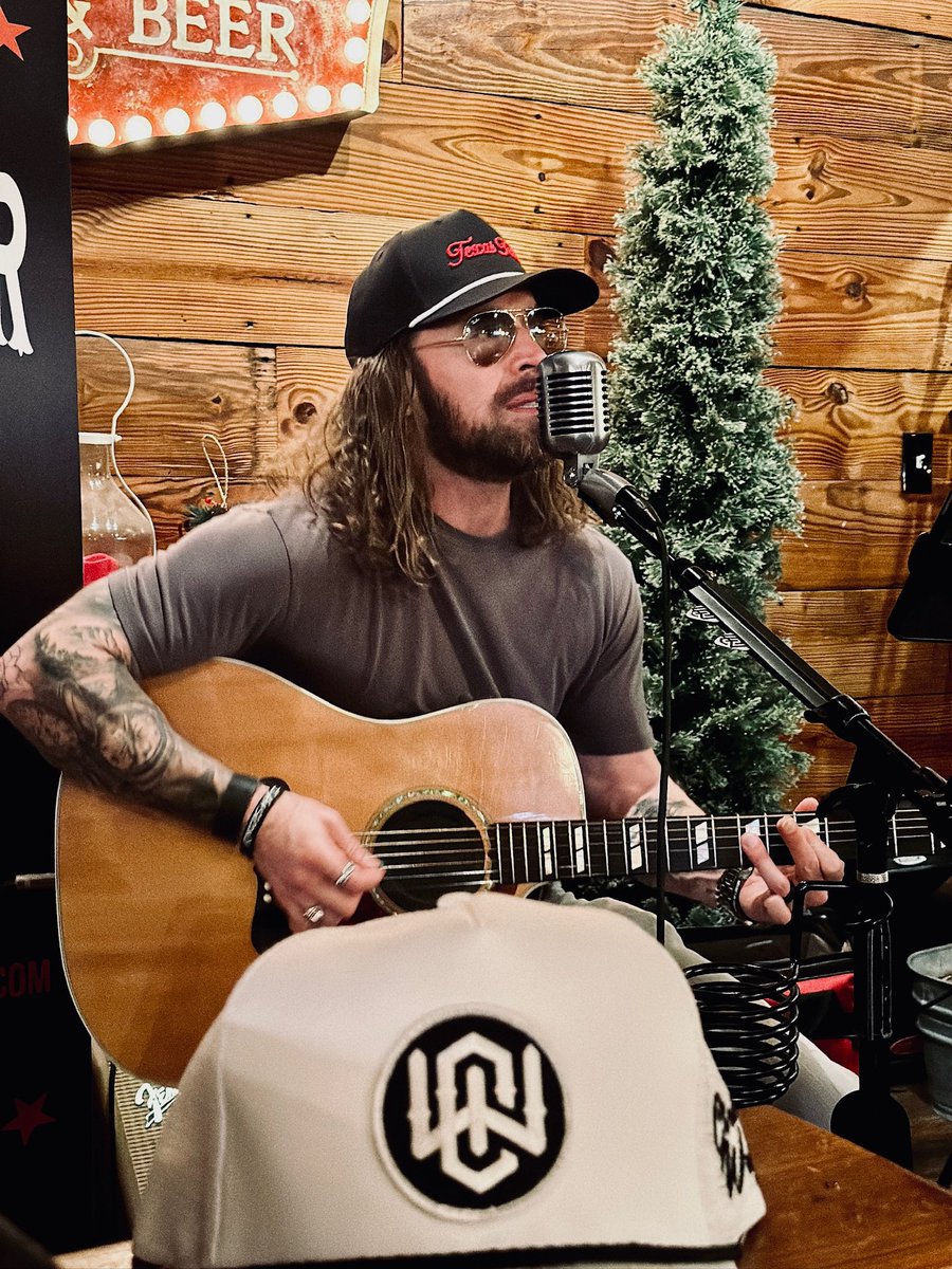 The holiday season is officially here! If you need music for your holiday celebration, company Christmas party, or special event shoot me a message for booking details &amp; availability.