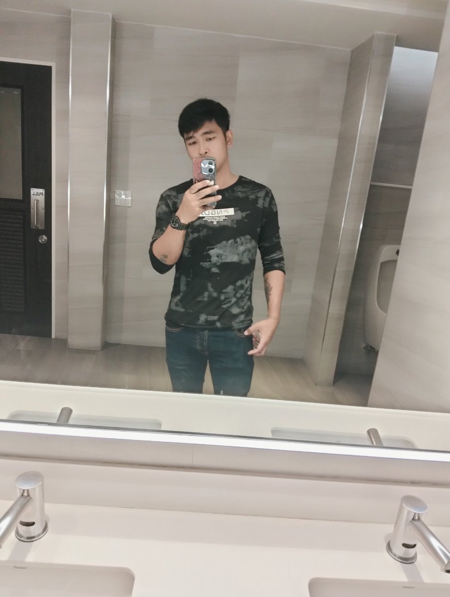 Thanaphet2499's tweet photo. หนาวแล้วนะ #พัทยา https://t.co/8UZrwfkKpS