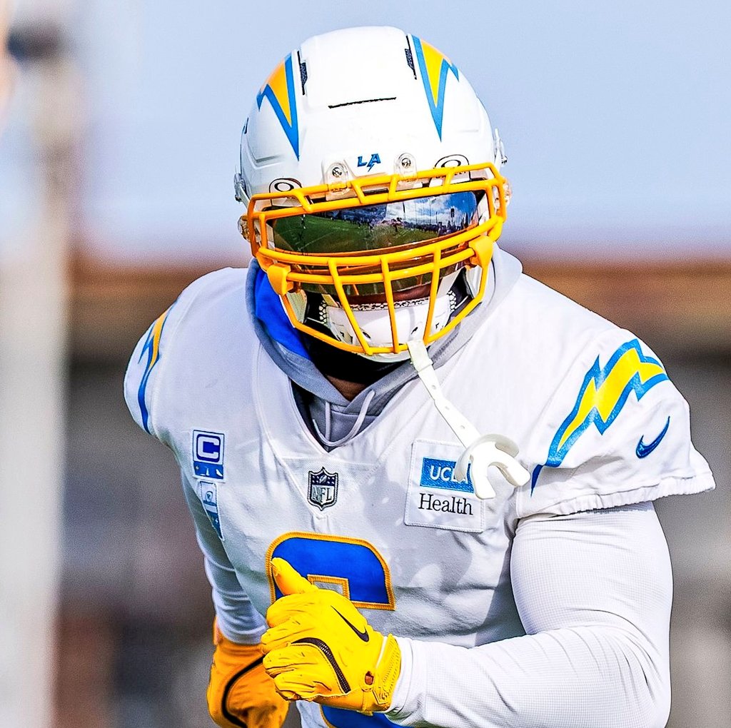 Denzel Perryman's helmet, facemask and visor is an elite aesthetic.