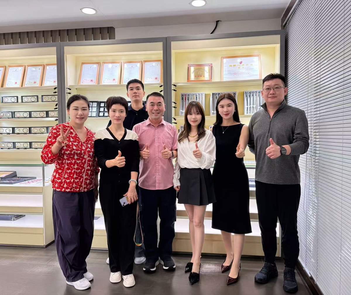 gsyeoh's tweet image. Conducted a case study at jewellery technology company 💎✨  
Grateful for the warm welcome and the chance to meet the brilliant team behind the craftsmanship. Thumbs up to innovation, precision, and passion! #JewelleryTech #IP