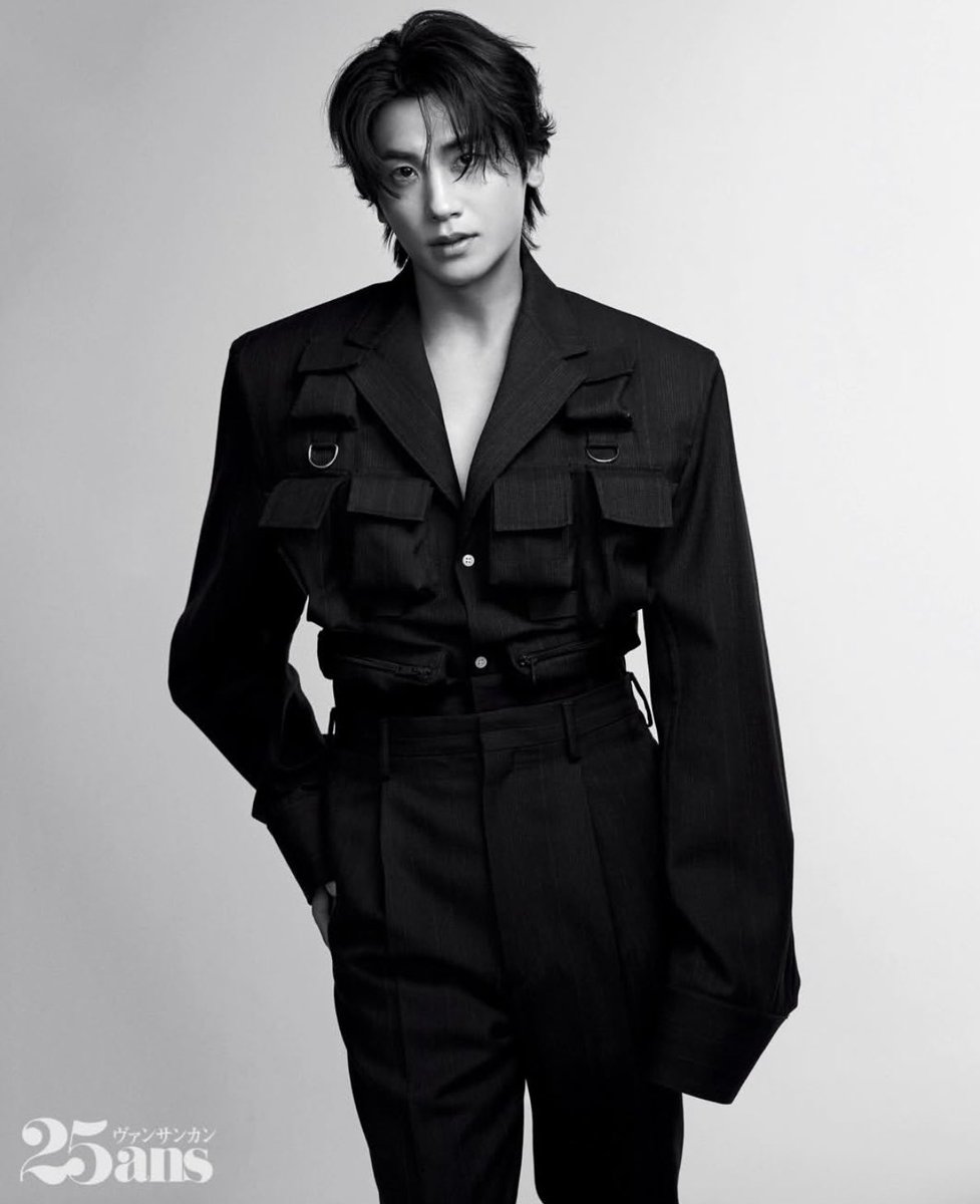 ✨D-6✨
2025.11.16  𝐻𝑎𝑝𝑝𝑦 𝐷𝑎𝑦

いよいよあと6日
刻々と近づいてきましたね

モノクロってなんかいいよなあ🖤🤍

今週もファイティンしよう💕

#Happy34thHyungsikDay 
#박형식
#パクヒョンシク
#PARKHYUNGSIK