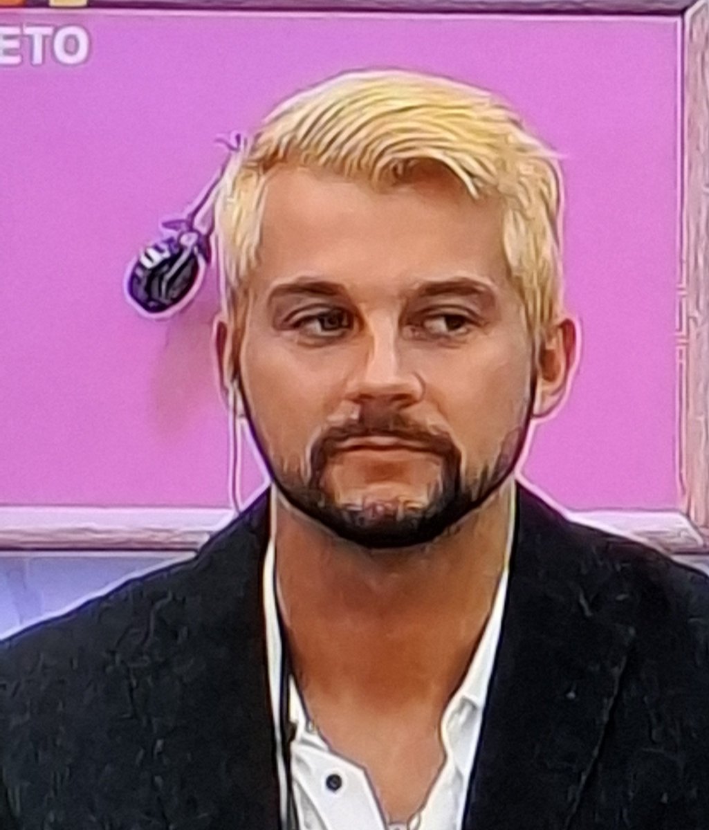 peroladelabuan's tweet photo. A cor de cabelo do pintainho.#sstvi https://t.co/w7CqqWrGL7