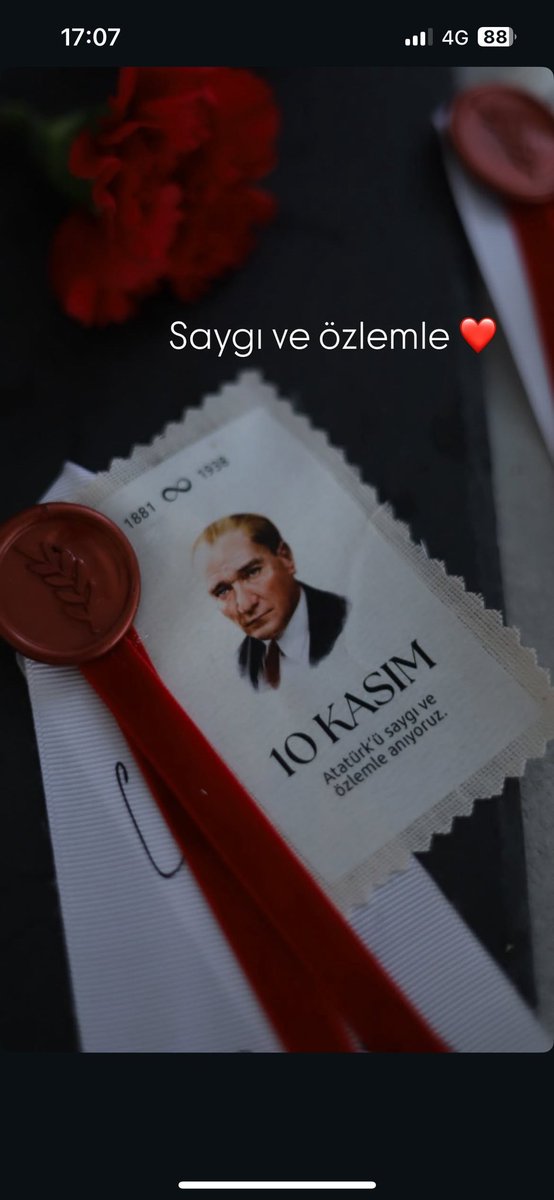 bubirnevin's tweet photo. #10kasım https://t.co/9WZUC3wJst