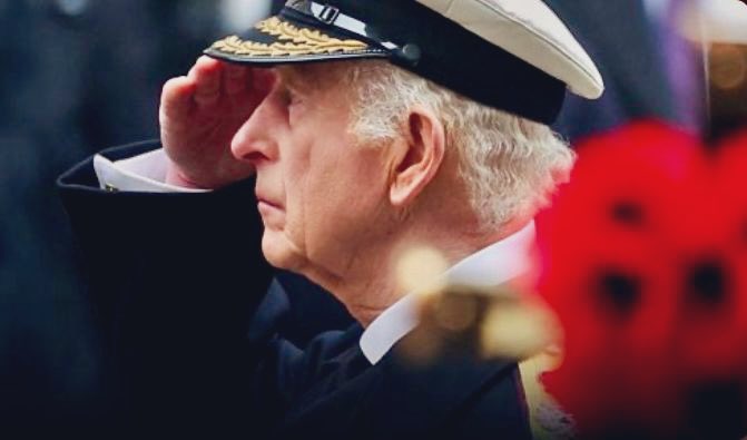 BishopAngaelos's tweet photo. Today’s #RemembranceSunday #Cenotaph #ServiceOfRemembrance, provides an opportunity to look back to those fallen in the selfless service of others, #LestWeForget, while we also pray for those who have lost loved ones and colleagues, and those who continue to serve for our protection today.

#WeWillRememberThem!