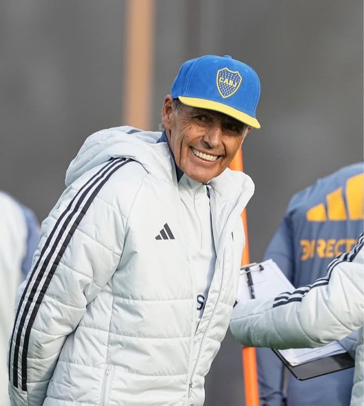 sebalisiecki's tweet image. Limpió el vestuario, encaminó al grupo, llevó de a poco a Zeballos, tuvo tranquilidad en los peores momentos y se cargó toda la presión en sus espaldas. Le faltaron el respeto y se hicieron los compungidos cuando falleció. Hijos de puta.

MIGUEL ÁNGEL RUSSO