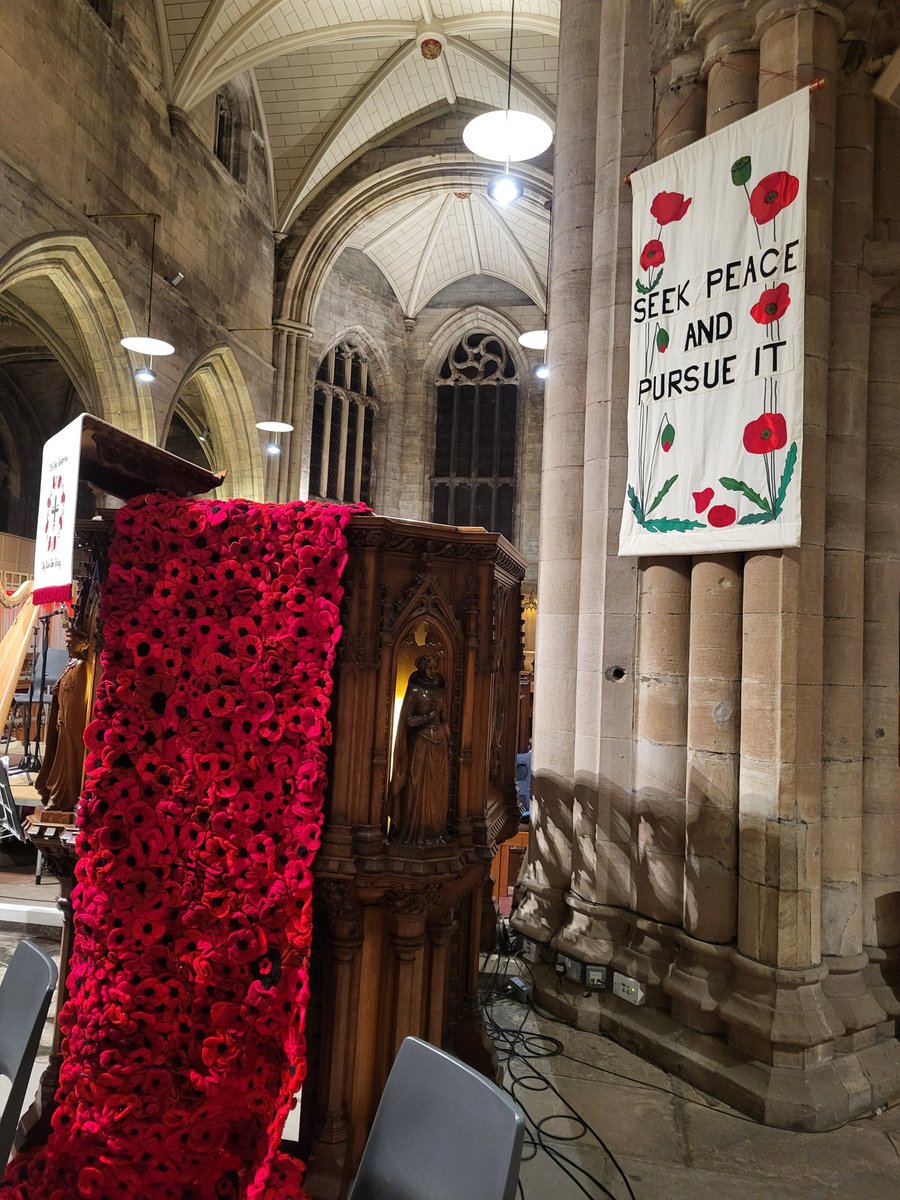 LibDemSally's tweet image. They gave their lives so we could have ours. It&apos;s so important that we honour &amp;amp; remember every single one of them: today &amp;amp; always. And one thing from today&apos;s service that really stuck. We need to love our enemies, or we&apos;ll never achieve peace #RemembranceDay #lestweforget