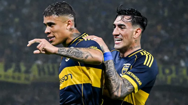 bostermo's tweet photo. Lo que jugaron estos 2 tipos. Por favor, no recuerdo un clásico donde lo de los 2 centrales haya sido un 10/10. Demencial https://t.co/3oUUEa1dnk