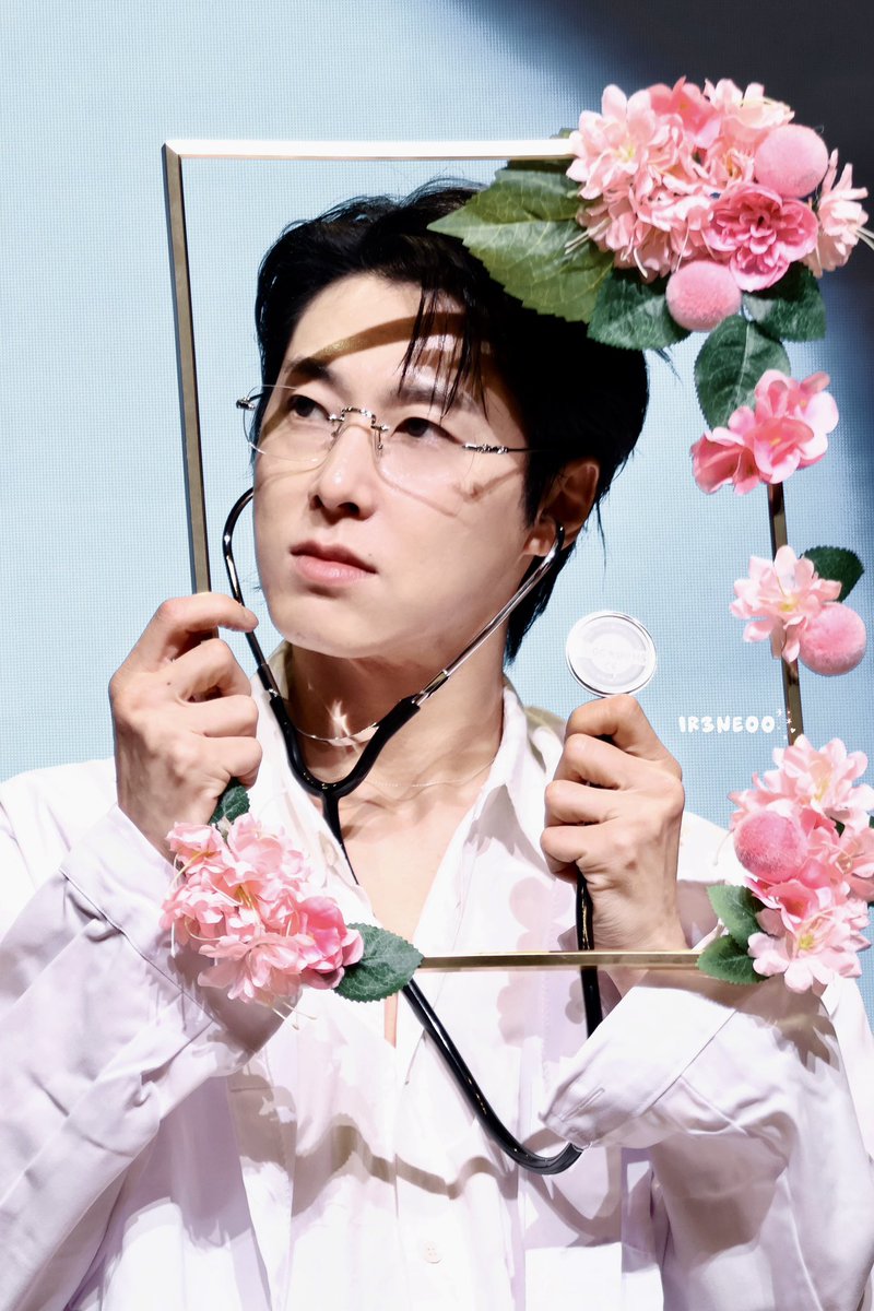 20251109 Makestar Fansign

🌸🥼👓🩺

#유노윤호 
#U_KNOW
#ユンホ 
#TVXQ! 
#동방신기