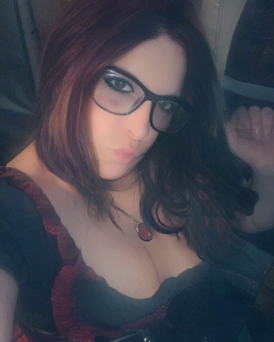 Hiya from meeee 🧛🏻‍♀️ #nsfw #nsfwtwtًً #nsfwtwtًًً  #stockings #tights #nsfwstockings #nsfwtights #crossdress #nylons #crossdresser #crossdressing #platformheels