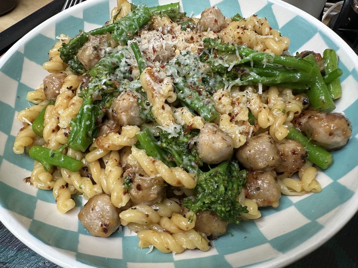 Sometimesredhead tweet media