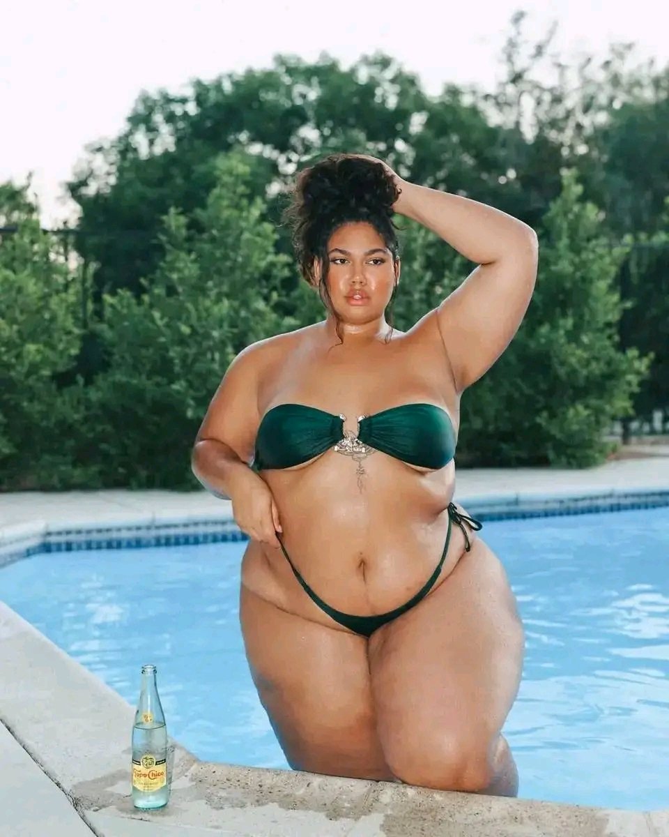 amorporbbw69's tweet photo. Uma mulher gordinha é uma obra de arte em movimento: suave, poderosa, impossível de ignorar.

#CurvasPoderosas
#MulheresGordas
#BodyPositivity
#AmoMinhasCurvas
#BelezaSemTamanho
#GordinhaConfiante
#EmpoderamentoPlusSize
#CorpoNatural
#BelezaAutêntica https://t.co/Z6uEypmGzu