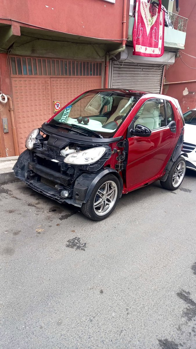 UlasOruc2's tweet photo. Arkadaşlar yeni bir smart Brabus aldım tailor made diye geçiyor yalnız hiç bir yerde doğru düzgün araçın bir bilgisi ne olduğu hiç birşey yazmıyor nedir nasıldır bir bilgisi olan var mıdır? https://t.co/g0RG5T5Ifs