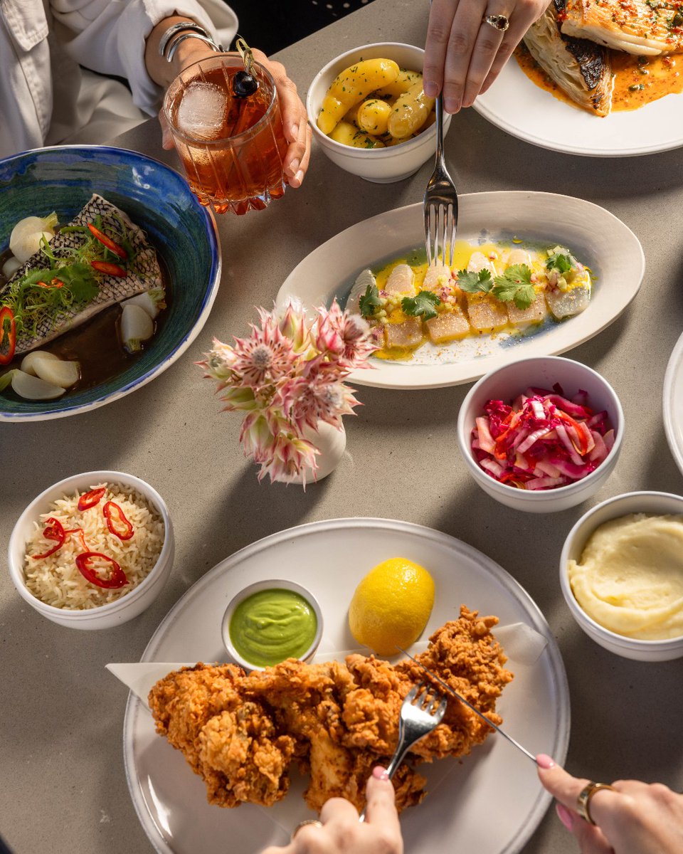 TheSeaportNYC's tweet image. Fresh seafood. Fall flavors. Waterfront views. Celebrate the season at The Fulton and make it a meal to remember. 🍂🏙️🐟 #TheSeaport