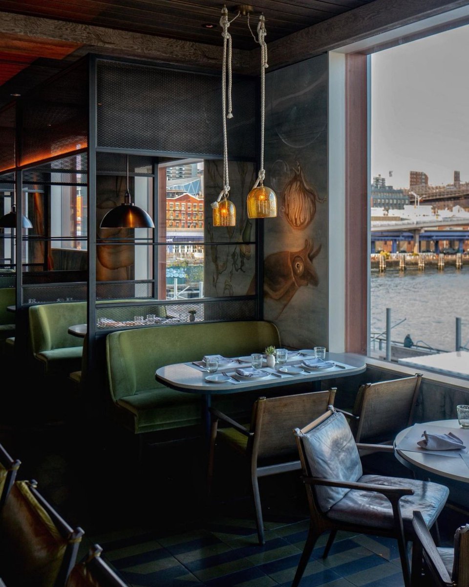 TheSeaportNYC's tweet image. Fresh seafood. Fall flavors. Waterfront views. Celebrate the season at The Fulton and make it a meal to remember. 🍂🏙️🐟 #TheSeaport