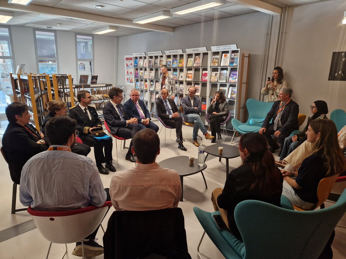 (3/3) Vendredi 7 novembre 2025, fin de la visite dans le TARN de <a href="/PhBaptiste/">Philippe Baptiste</a>, Ministre de l’Enseignement supérieur, de la Recherche et de l’Espace, pour échanger avec les équipes de :
✅️ l'École des Mines d'Albi.