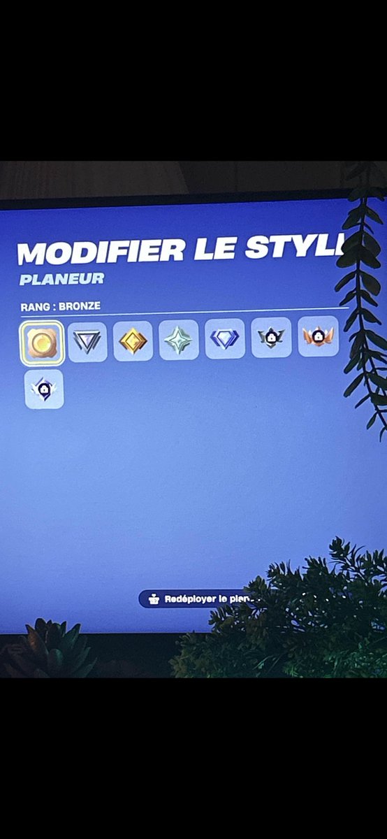 Angel_Darkeyes's tweet image. @FortniteStatus why ?