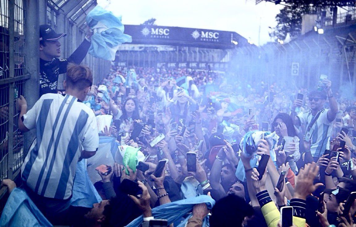 pascalerandi's tweet image. Que locura todo esto!!!!! Gracias a todos los que mandan este contenido !!!! ARGENTINA 🇦🇷 LA MEJOR HINCHADA DEL MUNDO !!! Vamos @FranColapinto @AlpineF1Team