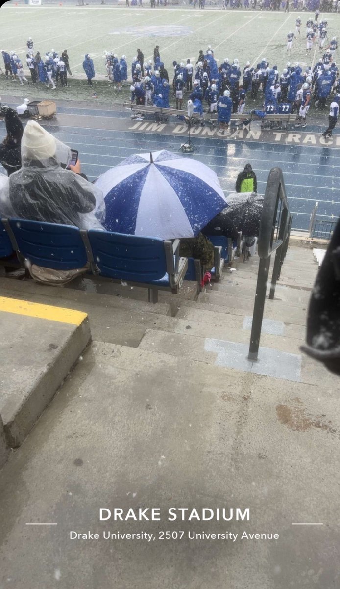 Amazing visit up at <a href="/DrakeBulldogsFB/">Drake Football</a> ❄️! Loved everything about the school and atmosphere, thanks for having me out! <a href="/OBrienKicking/">Coach Mike O'Brien</a> 

<a href="/bradbeeskow/">Brad Beeskow</a> <a href="/CoachJustinWolf/">Justin Wolf</a> <a href="/SpecialTeamsFB/">Coach Chris Husby</a> <a href="/Mit_Carp/">Coach Emmit Carpenter</a>