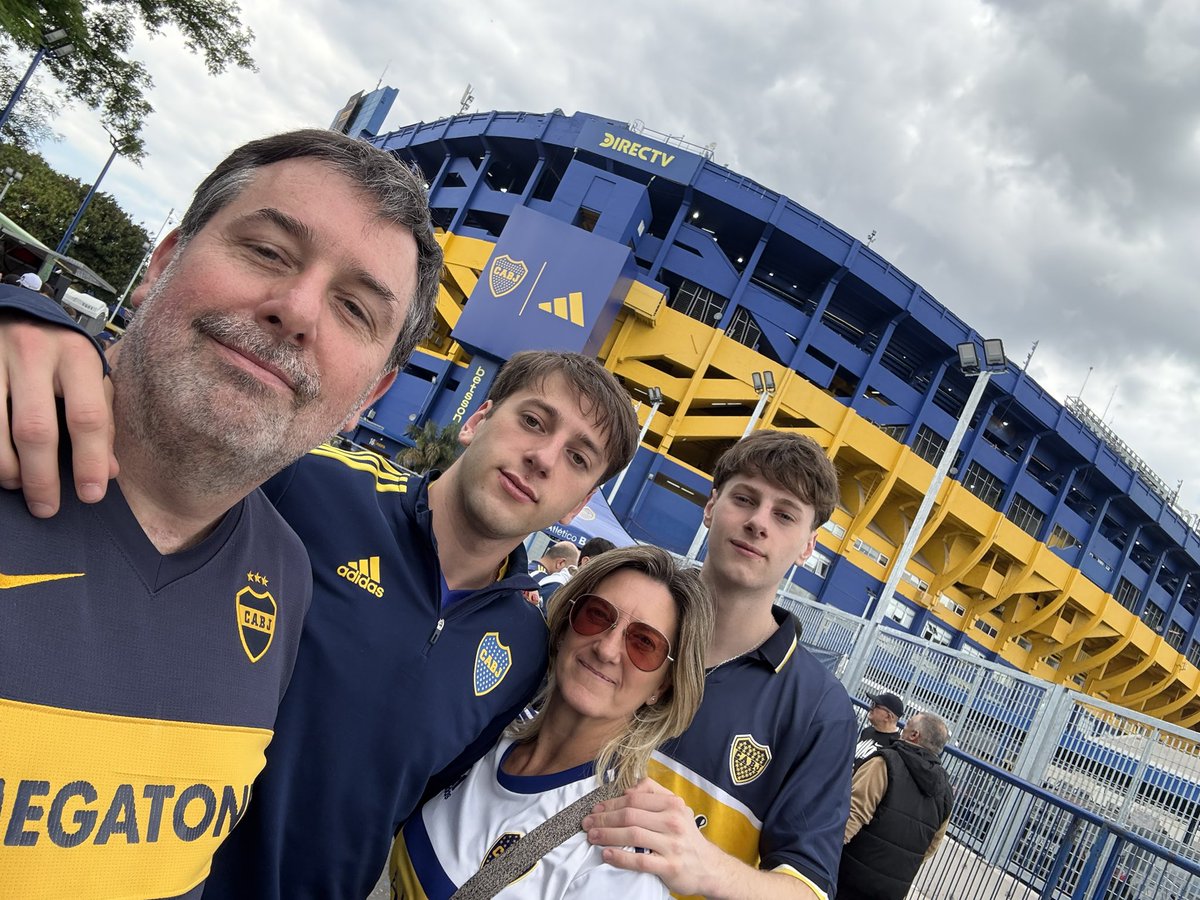 🎶🎶 El que nunca descendió él que más copa lo ganó
el que llena en todos lados
de la Boca hasta Japón 🎶🎶
#VamosBoca 
💙💛💙