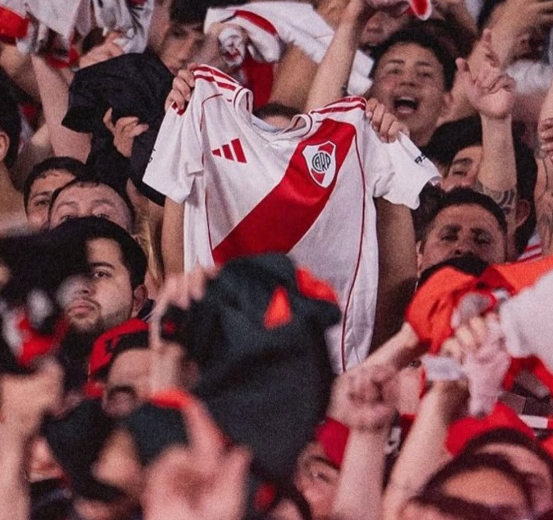 Tan linda que es y no saben representarla.