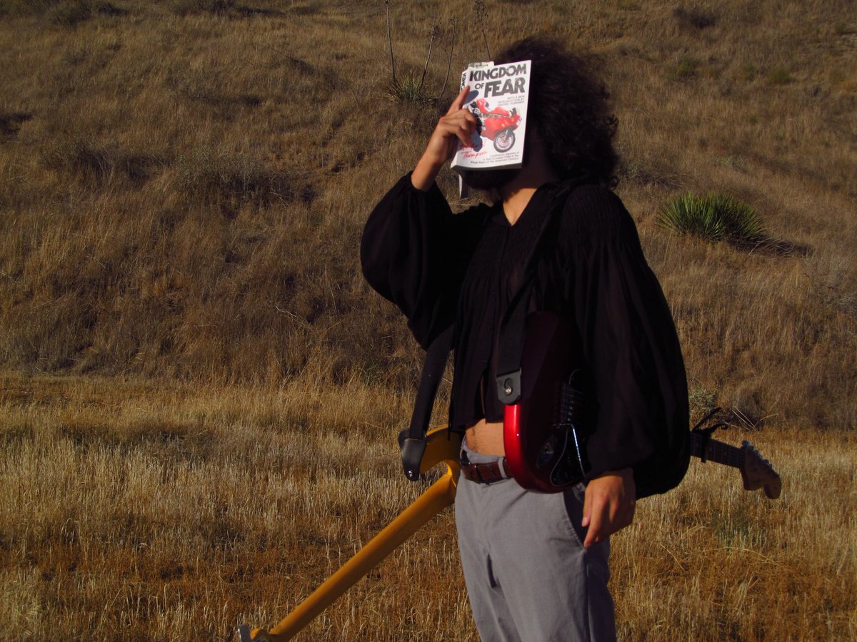 Om_rLo's tweet image. learn to take things in more. #patlama #surrounded #musicsalad